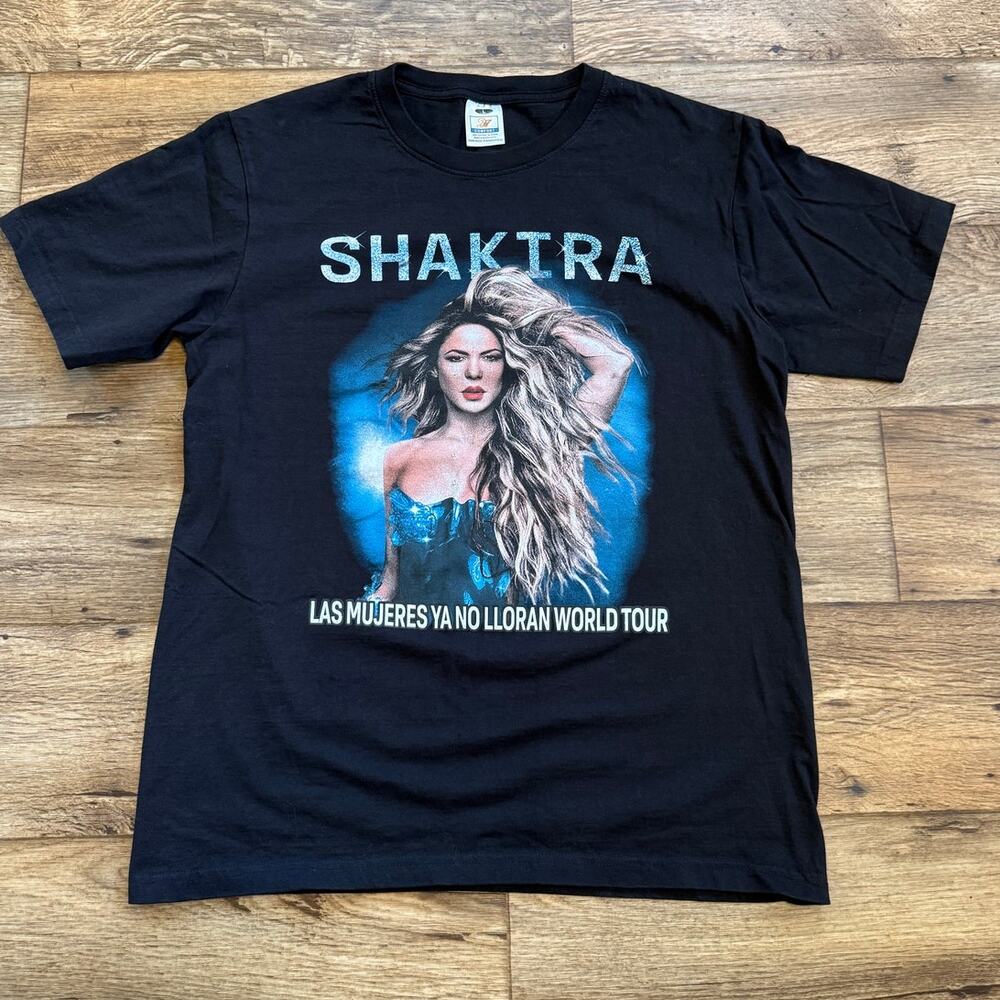 Shakira Las Mujeres Ya No Lloran Black Tour Tee Shirt